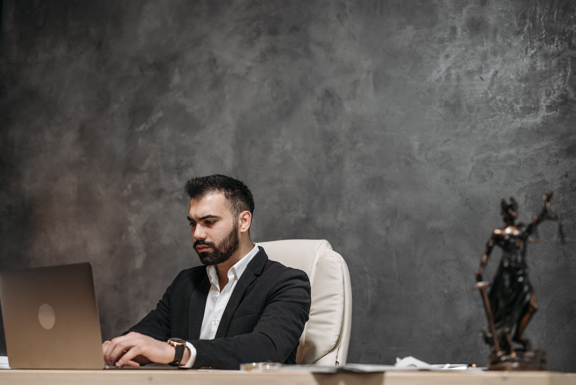 SEO local pour avocat : développer sa clientèle sur Google